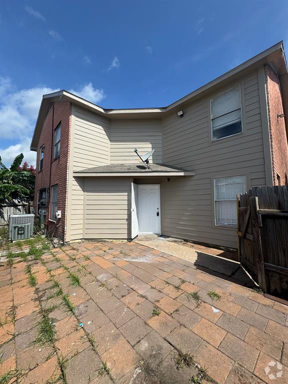 Building Photo - 12700 Leader St Unit C Rental