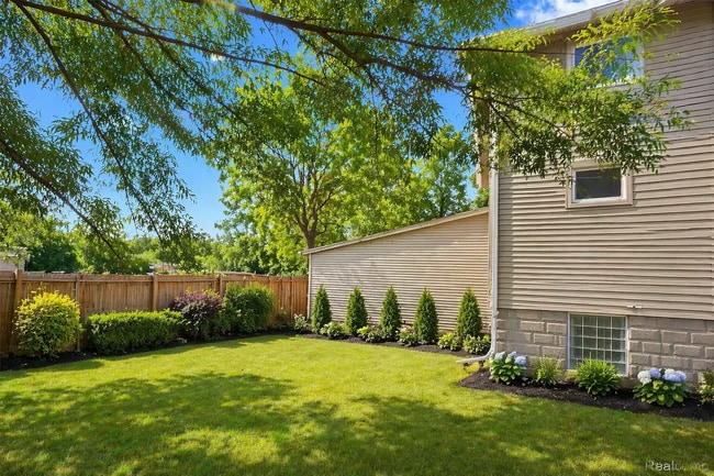 Photo - 20543 Gudith Rd