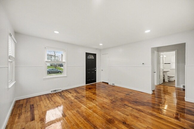 Photo - 12 Linwood Ave