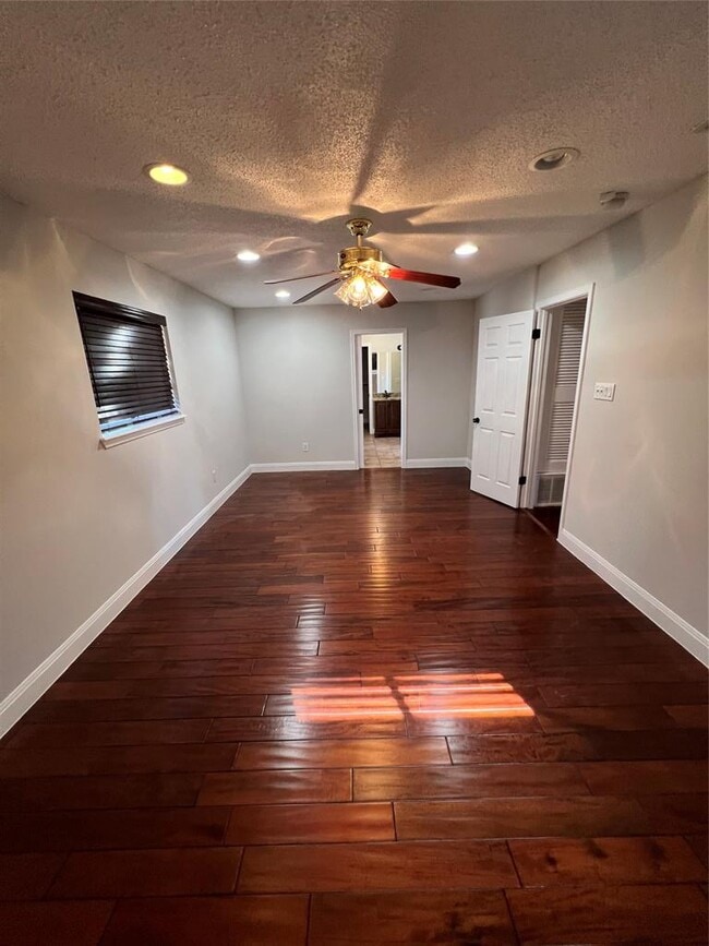 Photo - 4500 Woodmoor Cir