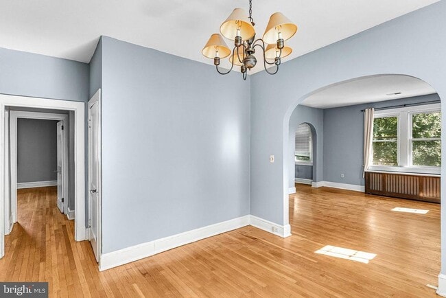 Building Photo - 210 E Windsor Ave Rental