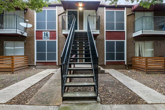 Green Oaks at Medical Apartments