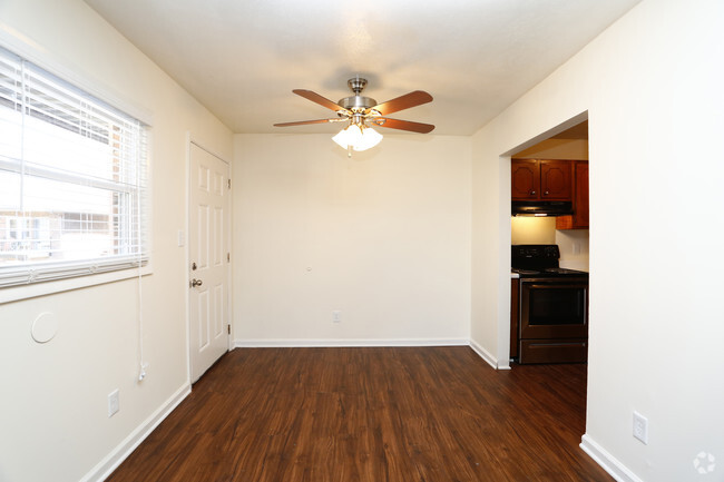3BR, 1.5BA - 1050sf- Dining Area - The Residences at Tallywood Apartments