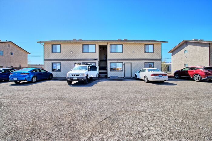 2 Bed 1 Bath Upper Apartment - 2 Bed 1 Bath Upper Apartment