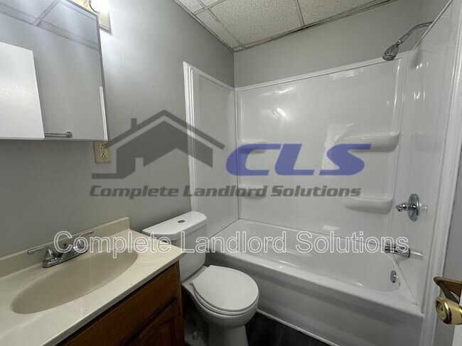 Photo - 1358 Chestnut St