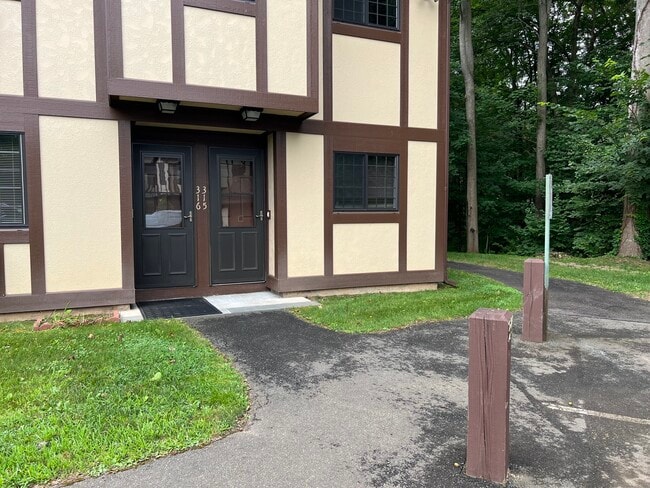 Building Photo - 315 Foxwood Ln Rental