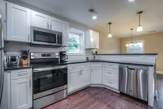 Photo - 506 Pine Ave