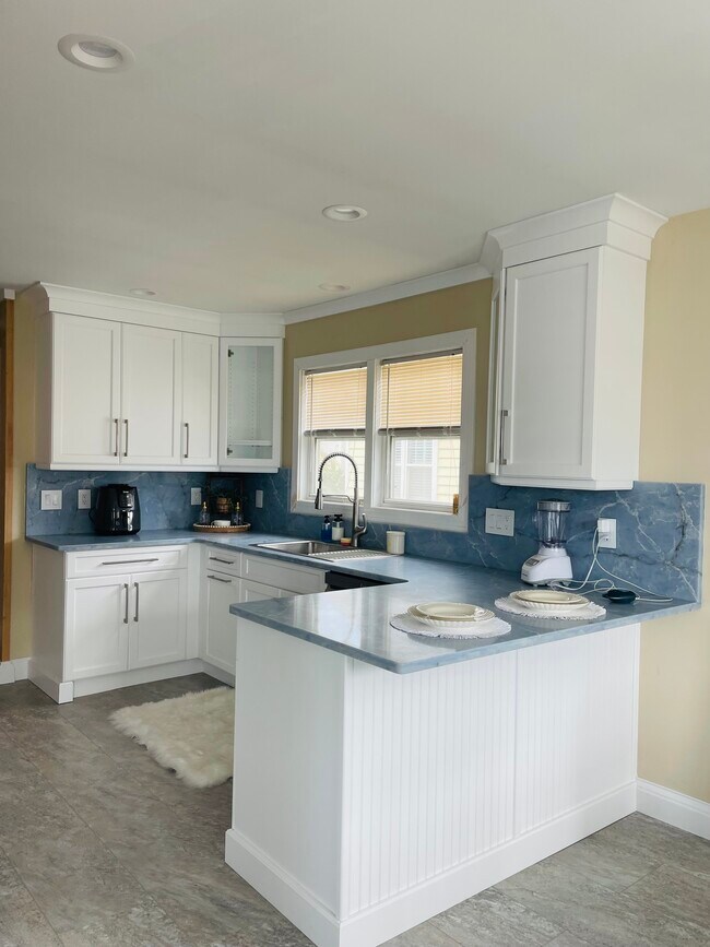 Photo - 101 Lumina Ave N