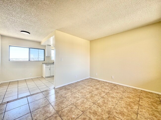 Building Photo - 4081 Rosecrans Ave Unit 14 Rental