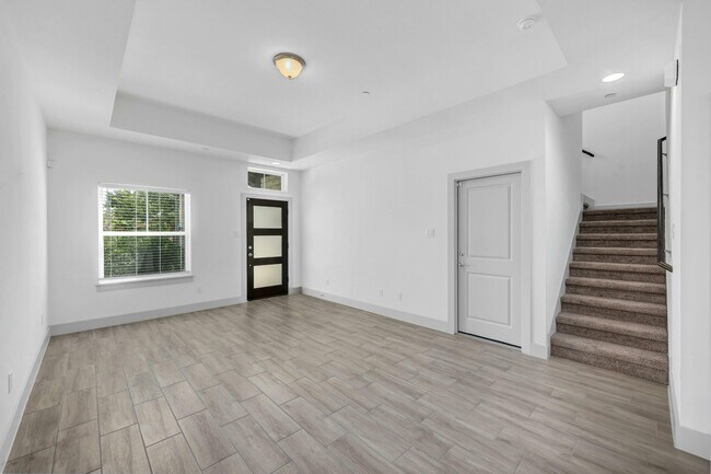 Photo - 2113 Local Rebel Lp