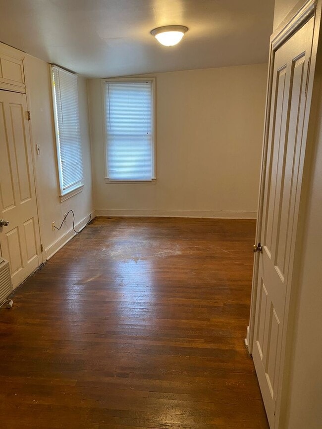 Photo - 627 W Philadelphia St Unidad 2