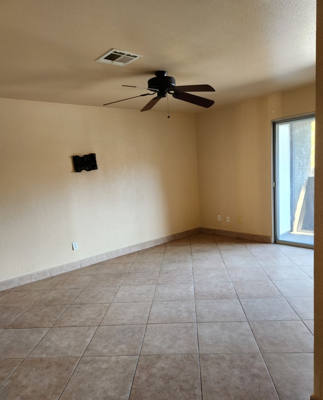 2606 S Durango Dr