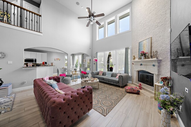 Photo - 815 Arlington Ln