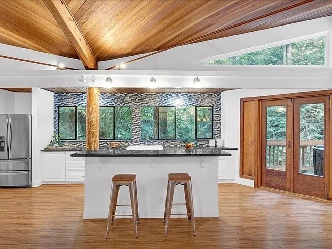 2727 Smith Grade Rd