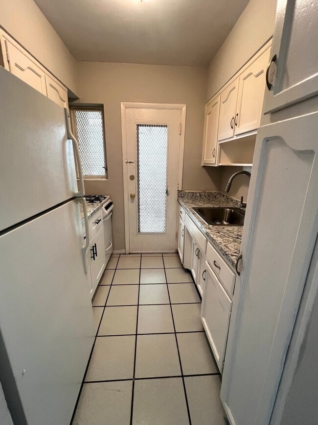 Photo - 825 Euclid Ave Unit Apartment 9