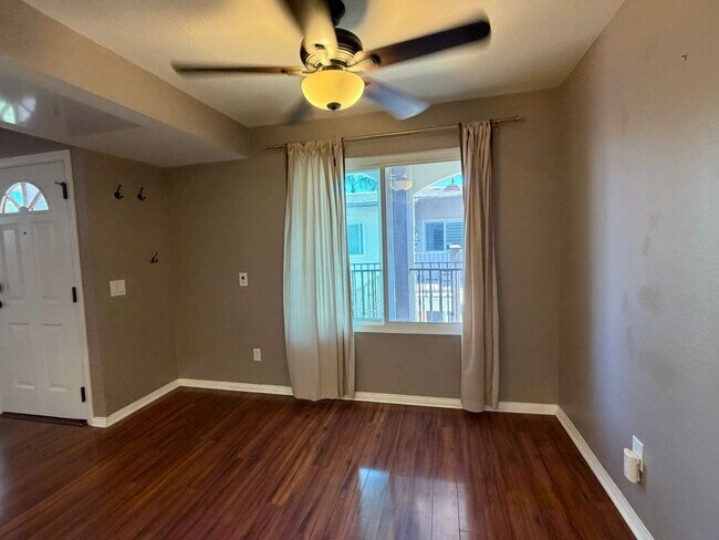 2828 Famosa Blvd Unit 203