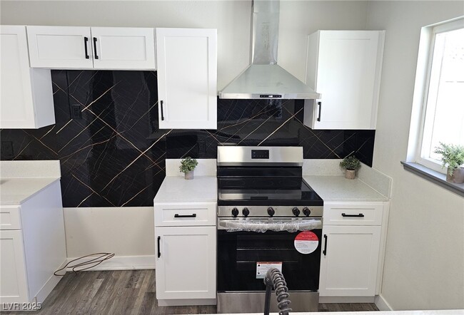 Building Photo - 223 Greenbriar Townhouse Way Unit 223