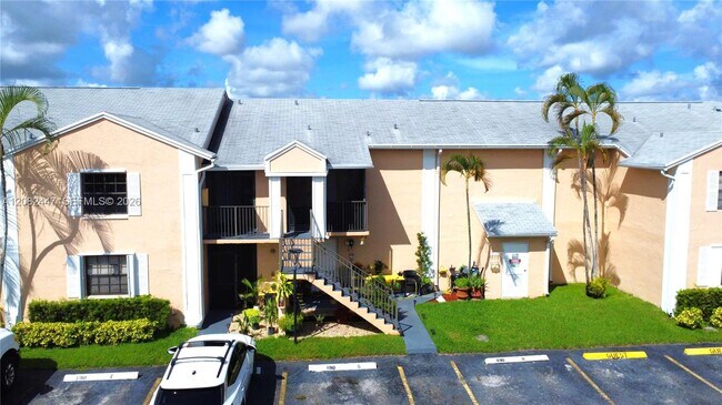 Building Photo - 1190 Washington Cir Unit 1190E