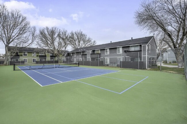 Building Photo - 4608 Neil Rd Unit 4608 Neil Road # 15-263