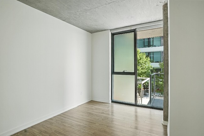 Photo - 1305 S Wabash Ave