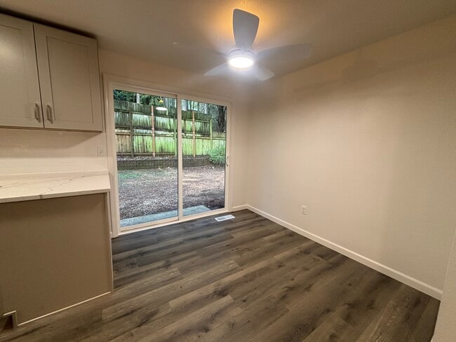 Photo - 4435 Fir Dr NE