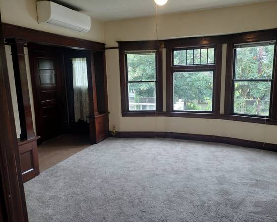 Building Photo - Quizley House Unit 1816