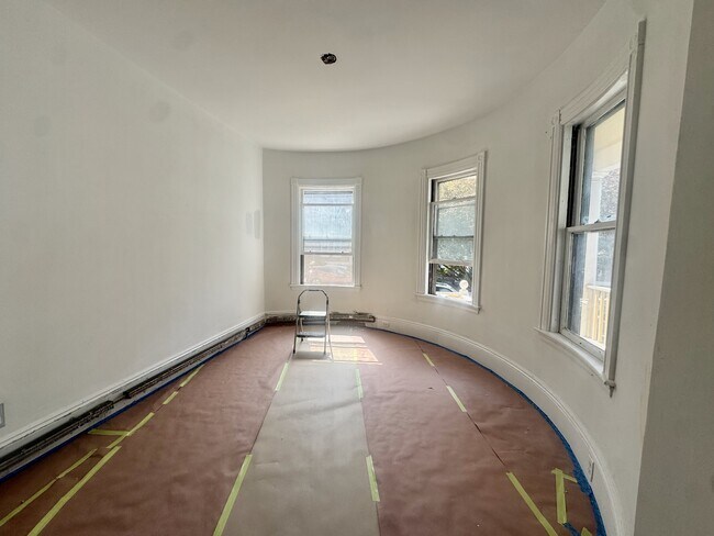 Building Photo - 14 Quint Ave Unit 14 Rental
