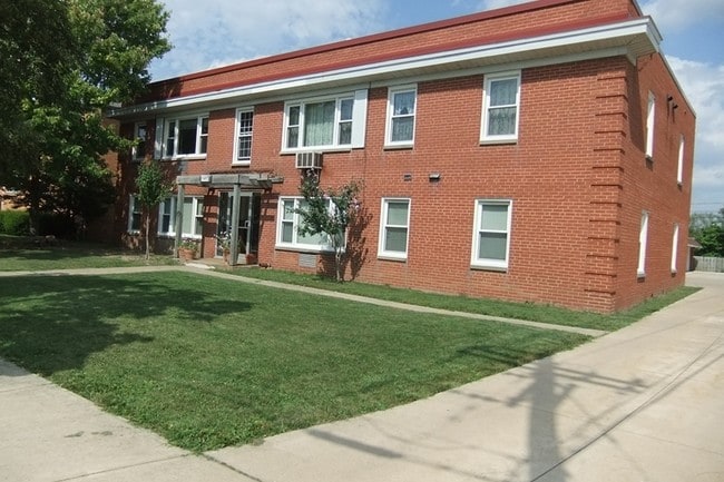 Photo - 6403 Kingsdale Blvd Apartments