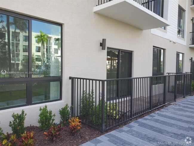 Building Photo - 8301 NW 41st St Unit B-110 Rental