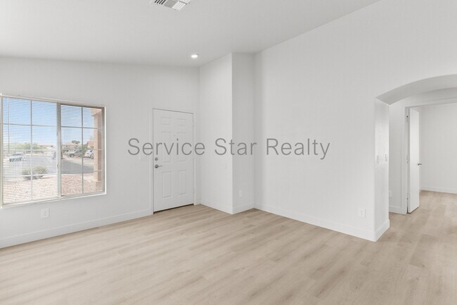 Photo - 22010 W Solano Dr