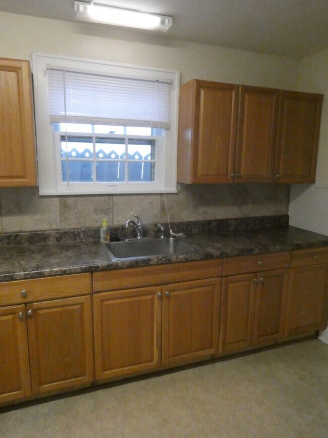 Photo - 4 Bedroom/1.5 Bathrooms House in East Campus