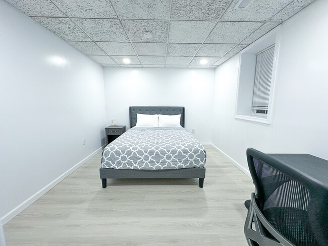 Building Photo - 5113 Ravensworth Rd