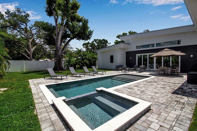 Photo - 2231 Wood St