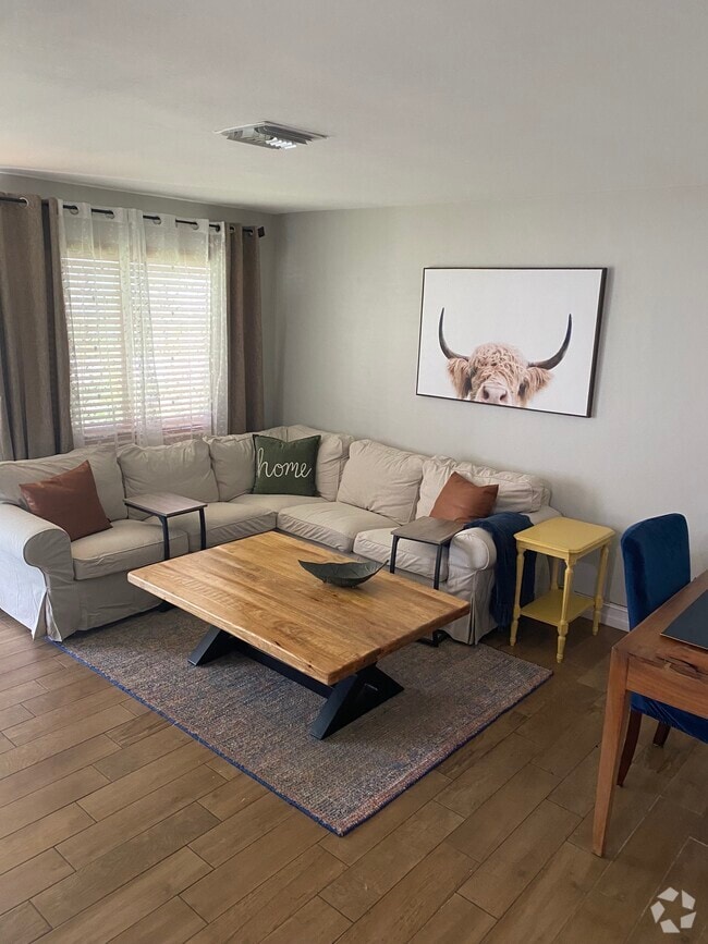 Building Photo - 9480 SW 51st St Rental