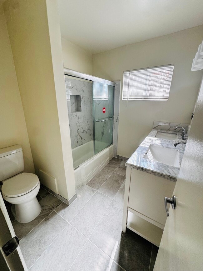 Bathroom - 1500 Broadway Unidad B