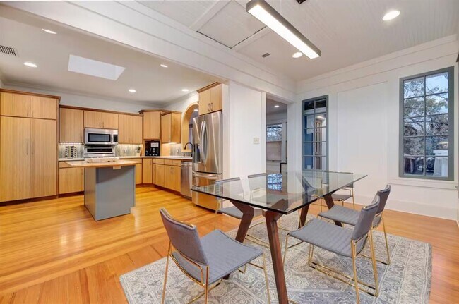 Photo - 1212 Baylor St