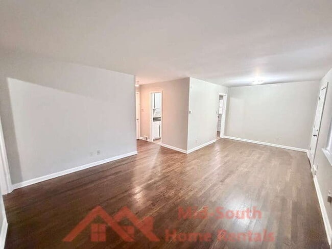 Photo - 3119 Queensgate Ave