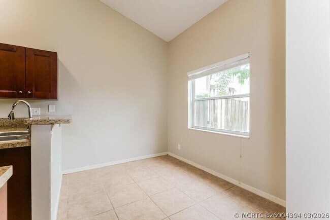 Photo - 180 Heatherwood Dr