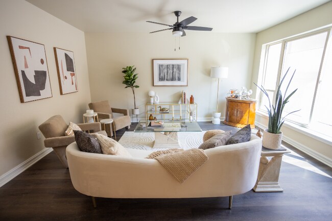 Photo - 222 S Main St