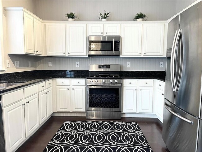 Photo - 2584 Alvecot Cir SE