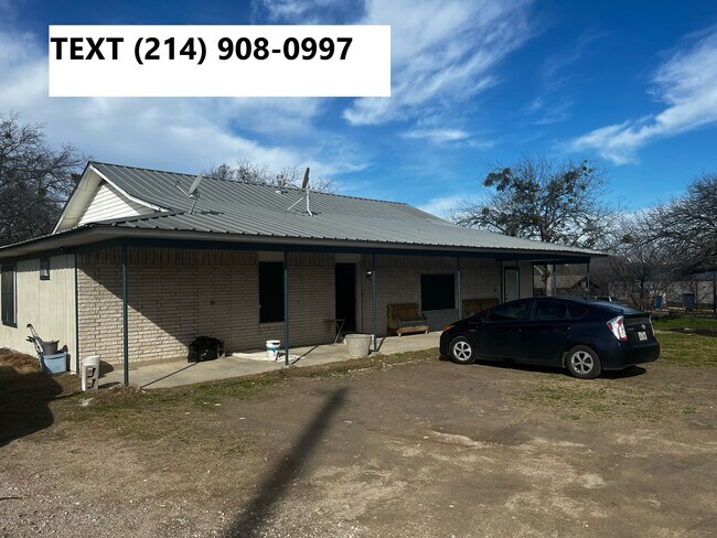 Front of house - 3708 Ovilla Rd House