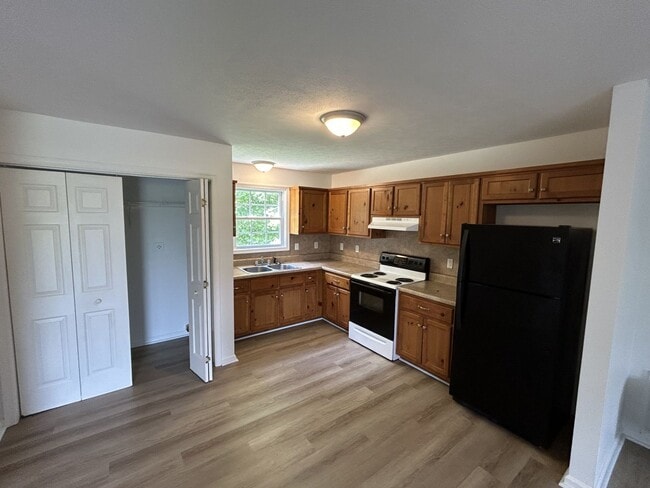 Building Photo - 14105-14109 Red House Road Unit B