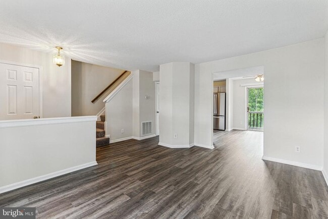 Photo - 505 Knollwood Ct