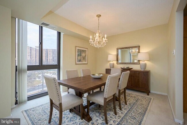 Photo - 2300 Pimmit Dr Unit 912