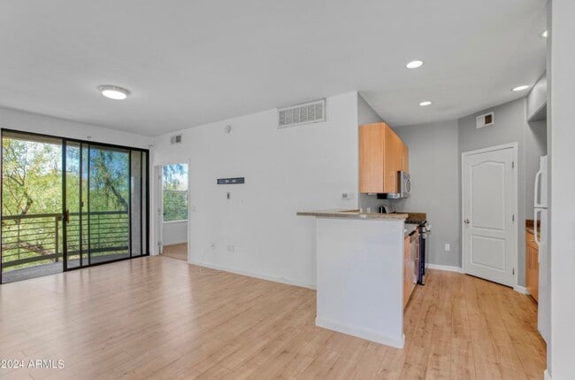 Building Photo - 6900 E Princess Dr Unit 2212