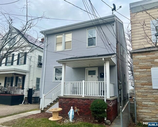 Building Photo - 30 Salter Pl Rental