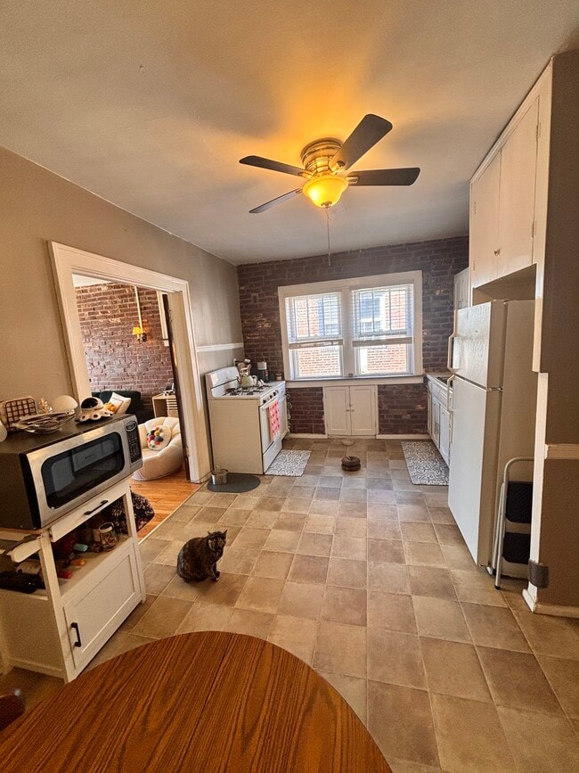 Kitchen - 4945 Mardel Ave Unit 4947A Mardel - 2nd Floor