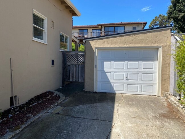 Photo - Cute Monterey Home