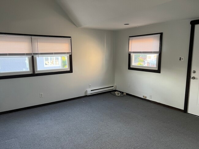 52 Hawley Ave