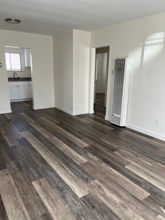 Photo - 16016 S Harvard Blvd Unidad B